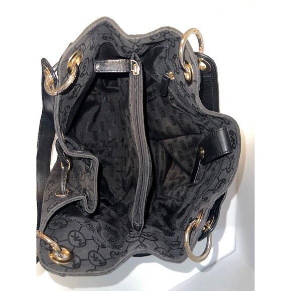 Sale!! Michael Kors Black Logo Handbag. - Picture 4 of 13